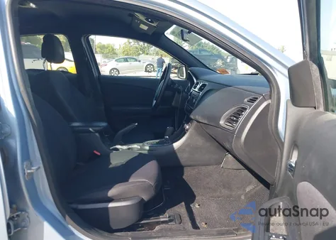 2013 Chrysler 200 Touring z USA, uszkodzony, nr VIN 1C3CCBBB9DN538997